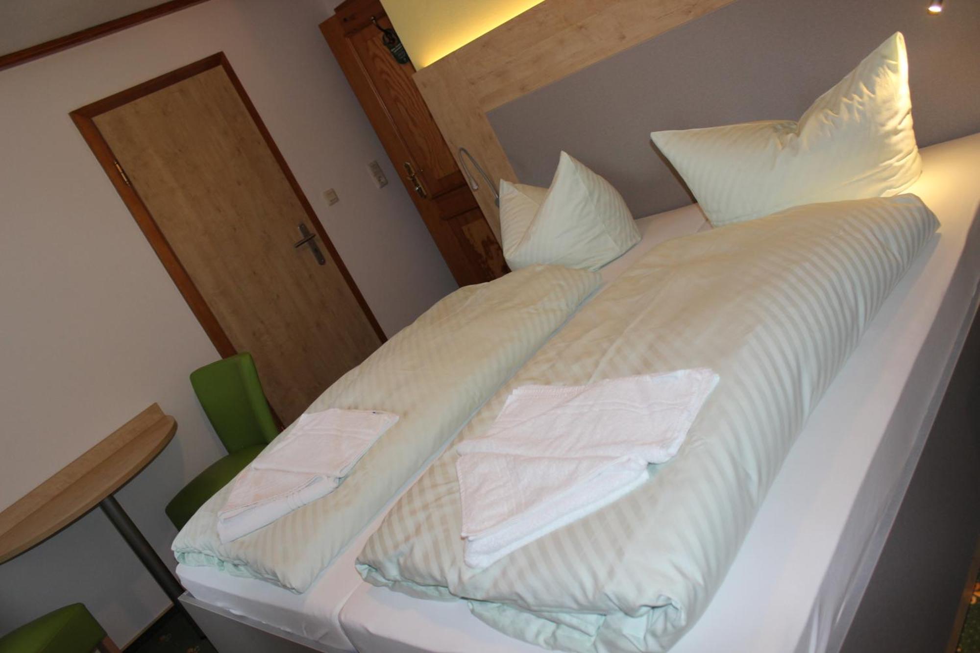 Landhotel Gasthof Zwota Klingenthal Buitenkant foto