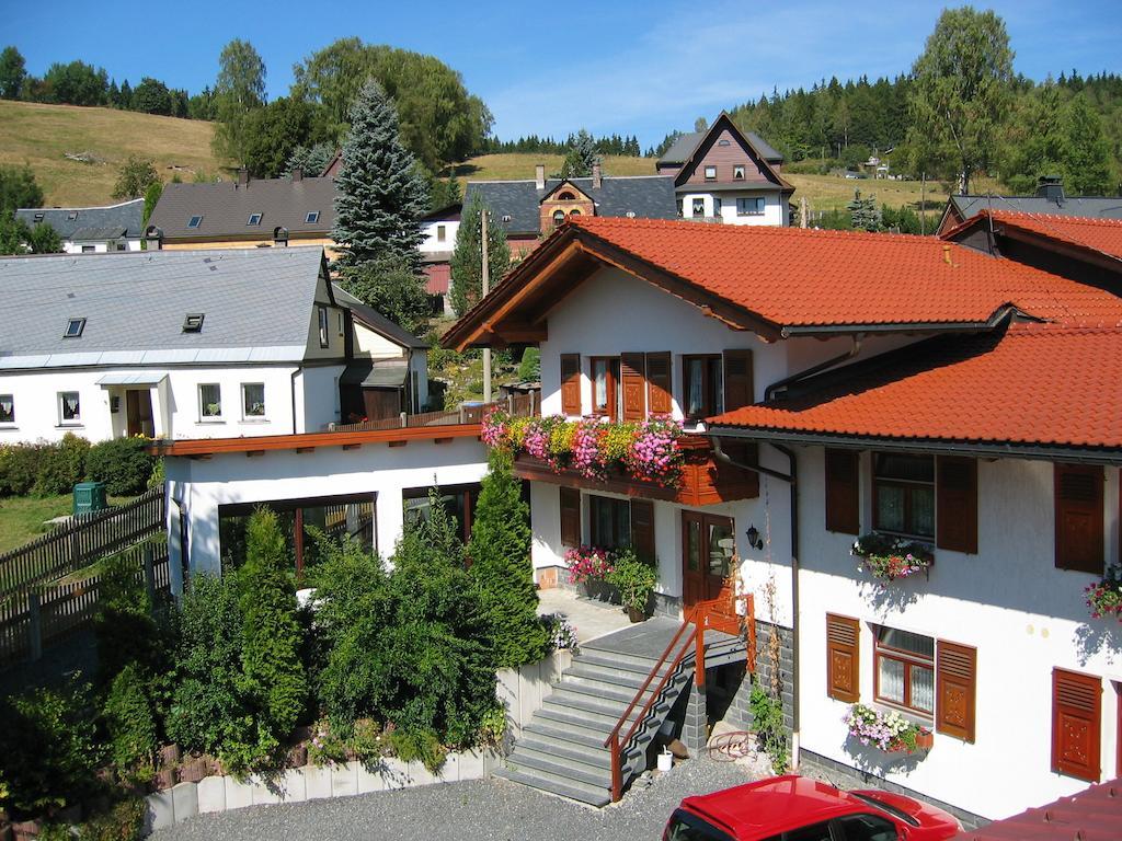 Landhotel Gasthof Zwota Klingenthal Buitenkant foto